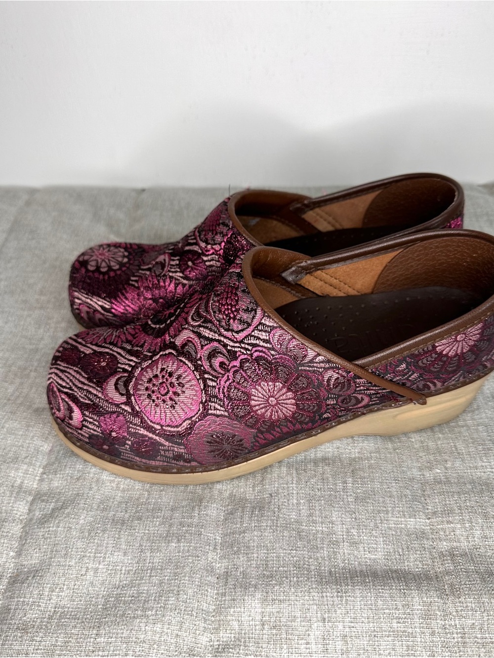 Sanita Women’s Size 6.5-7 US/37 EU Danish Clogs Purple Floral Paisley